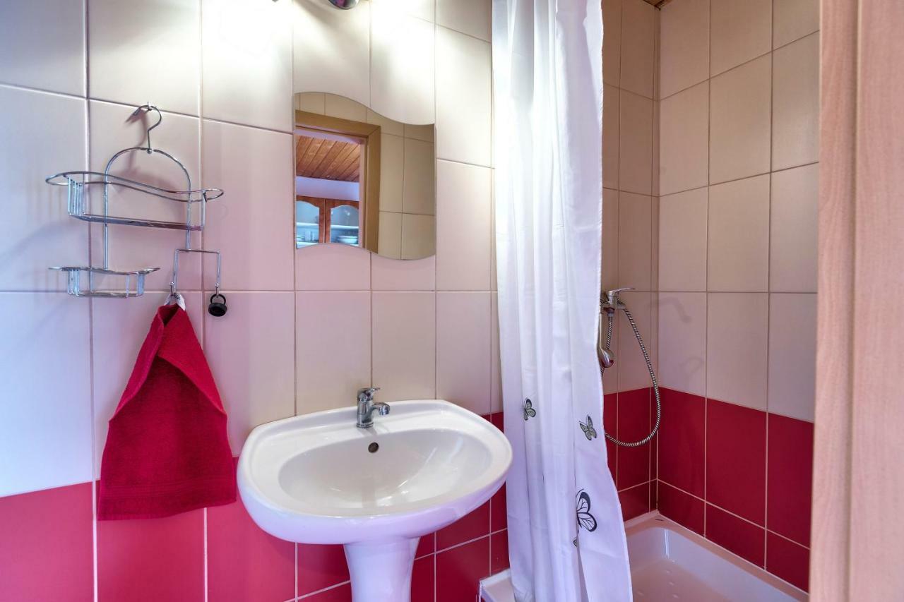 Apartmanovy Dom Red Hotel Podhajska Exterior photo