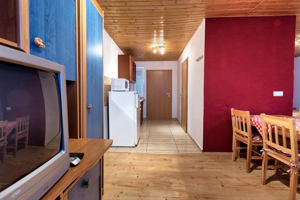 Apartmanovy Dom Red Hotel Podhajska Exterior photo